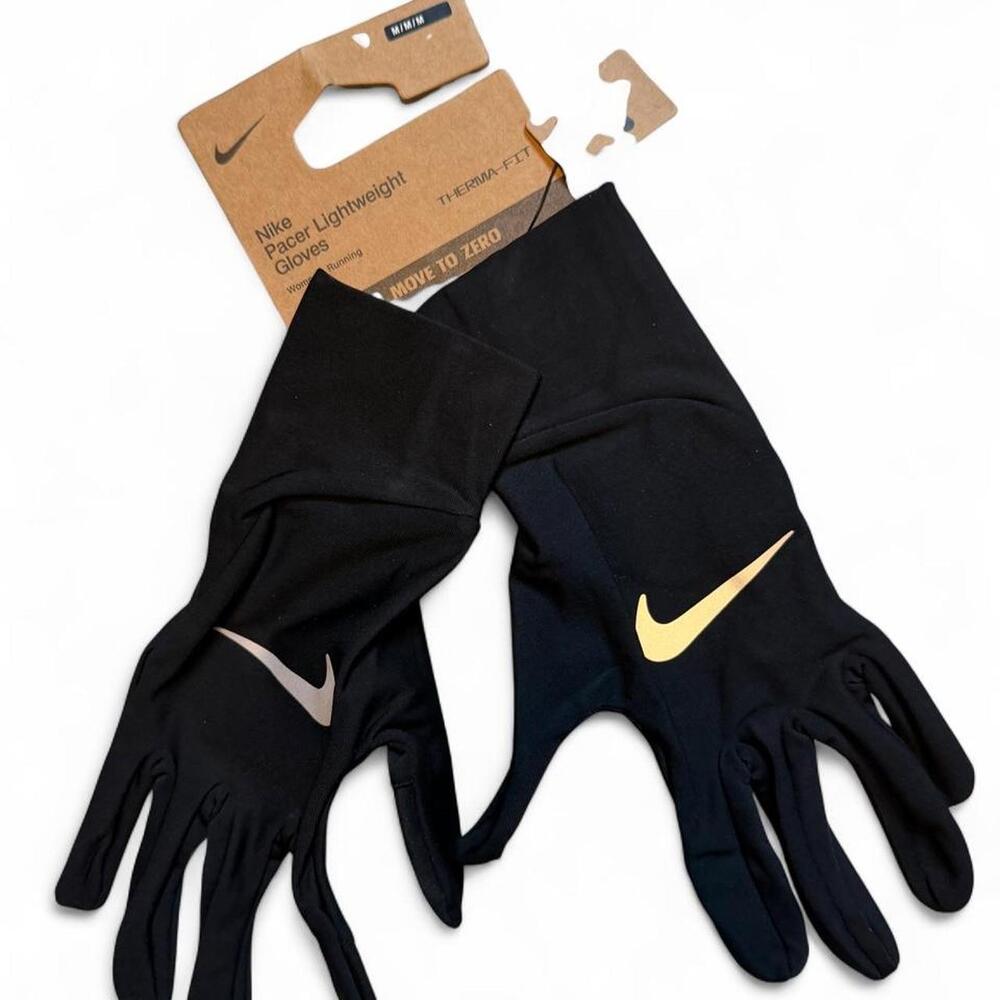 Nike black pacer lightweight gloves with silver swoosh size medium brand new wit